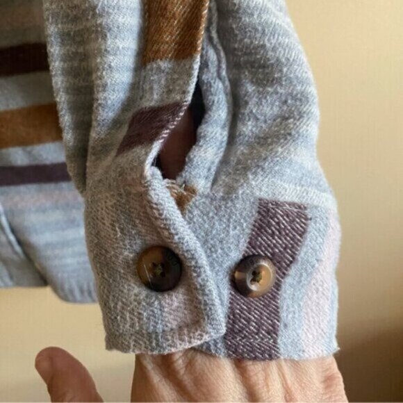 Columbia Calico Basin Shirt Jacket Shaket Woman Large Grey Stripped Pockets Cozy - Picture 7 of 16